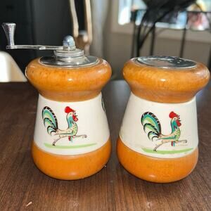 Vtg Rooster Salt & Pepper Mill Grinder Shakers Wood Porcelain by Regal